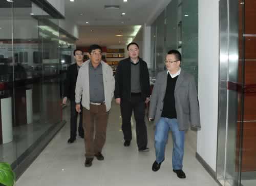 20141218英利集團總經理王向東一行蒞臨易事特考察2.jpg
